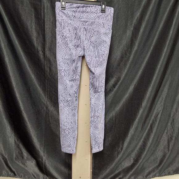 Snakeskin Print Leggings - Picture 5 of 8